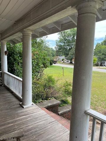 1525 Rankin Road, Greensboro, NC 27405