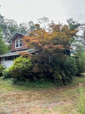 1525 Rankin Road, Greensboro, NC 27405