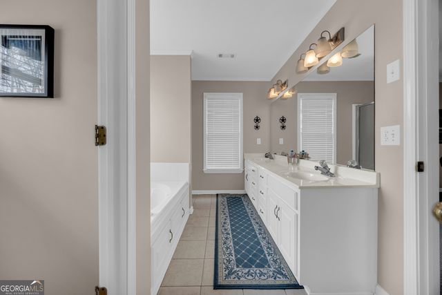 1640 Little Lisa Lane, Snellville, GA 30078