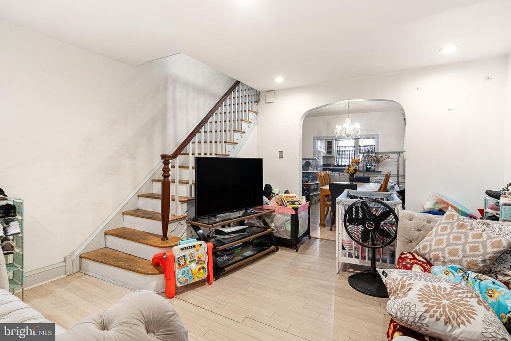 5219 N 11TH ST, PHILADELPHIA, PA 19141 — photo 2