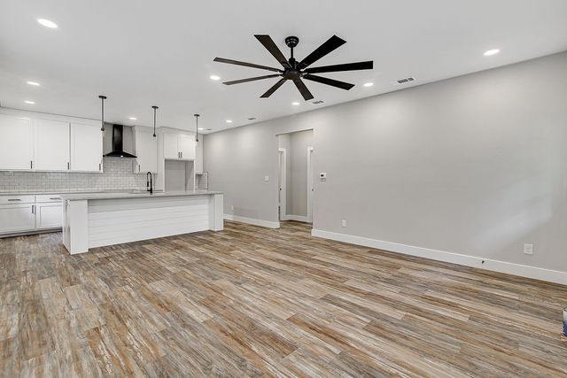 91 Live Oak Street, Alvarado, TX 76009