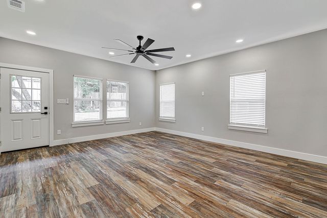 91 Live Oak Street, Alvarado, TX 76009