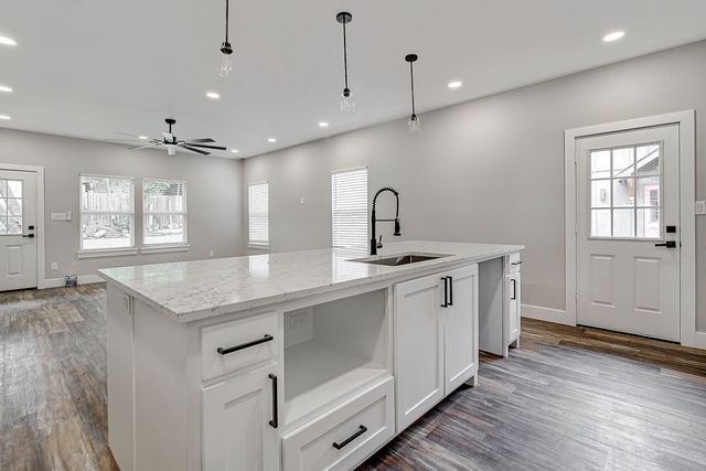 91 Live Oak Street, Alvarado, TX 76009