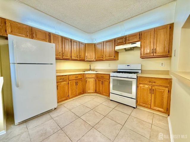 479 Danbury Lane, East Brunswick, NJ 08816