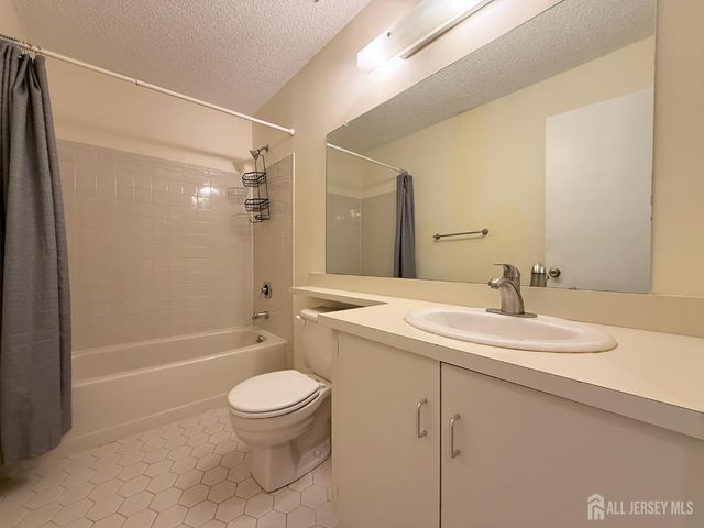 479 Danbury Lane, East Brunswick, NJ 08816