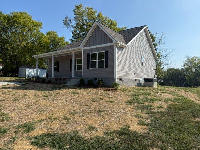 190 College St S, Mc Ewen, TN 37101