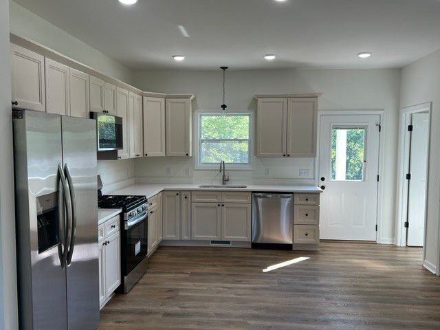 190 College St S, Mc Ewen, TN 37101