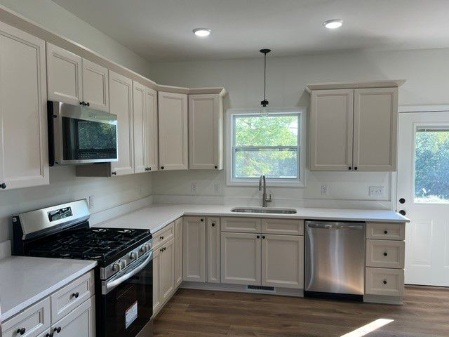 190 College St S, Mc Ewen, TN 37101