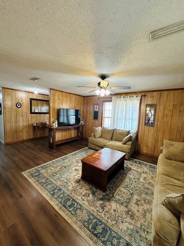 2589 County Road 6, Headland, AL 36345