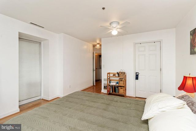 100 Harborview Dr Unit 1204, Baltimore, MD 21230