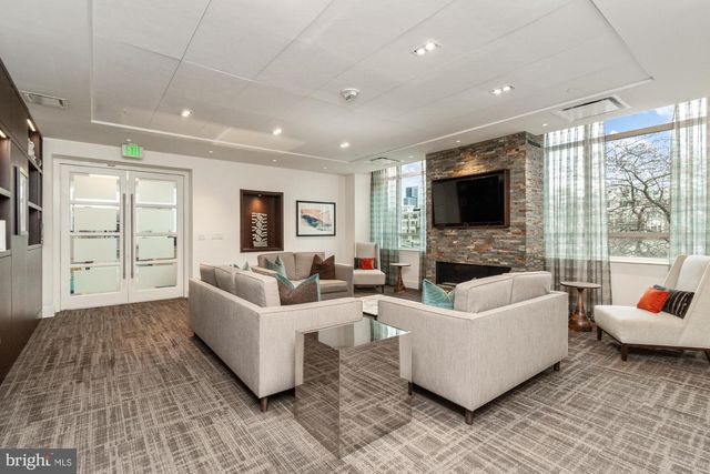 100 Harborview Dr Unit 1204, Baltimore, MD 21230