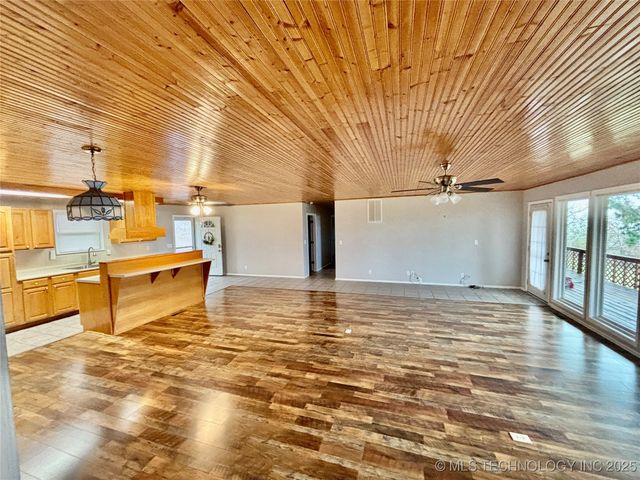 413804 E 1212 Road, Eufaula, OK 74432