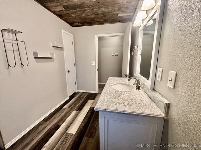 413804 E 1212 Road, Eufaula, OK 74432