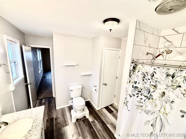 413804 E 1212 Road, Eufaula, OK 74432