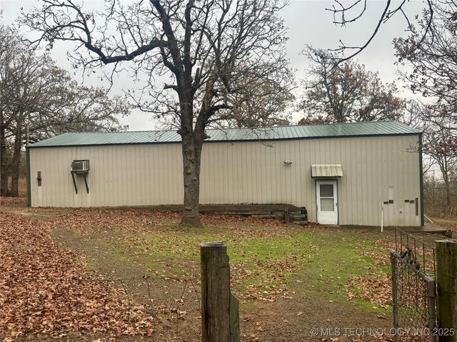 413804 E 1212 Road, Eufaula, OK 74432