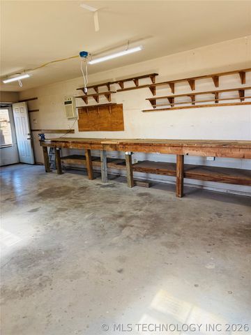 413804 E 1212 Road, Eufaula, OK 74432