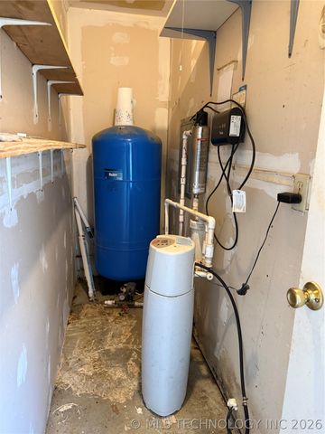 413804 E 1212 Road, Eufaula, OK 74432