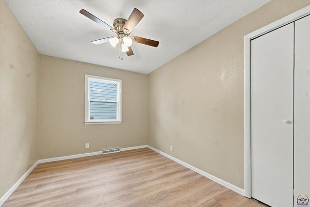 3120 SW Arlington ST, Topeka, KS 66606