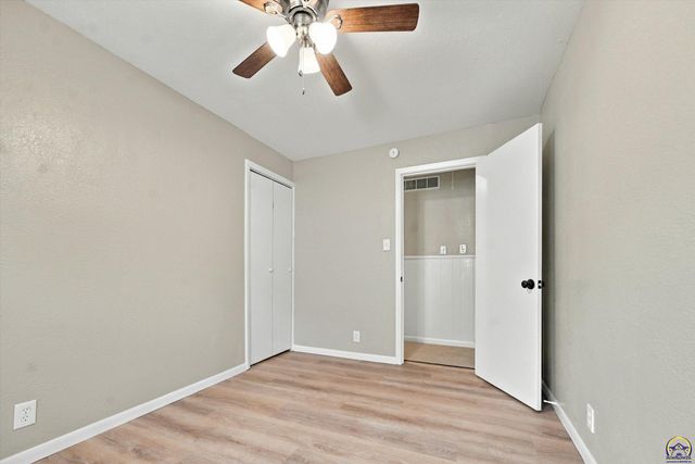 3120 SW Arlington ST, Topeka, KS 66606