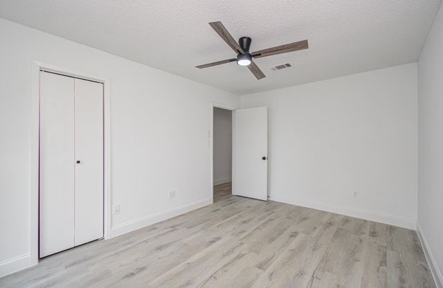 114 Swiss Lane, Clute, TX 77531