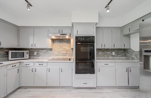 114 Swiss Lane, Clute, TX 77531