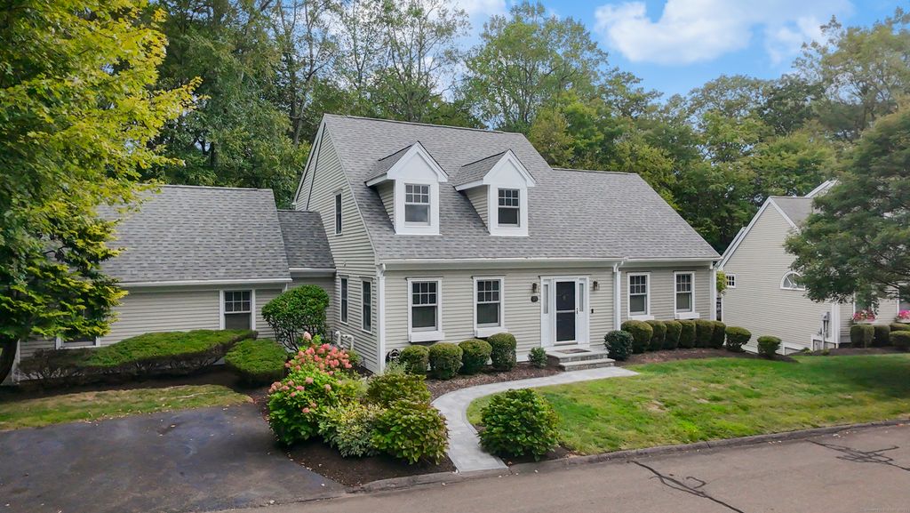 25 Bunker Hill Circle 25, Shelton, CT 06484