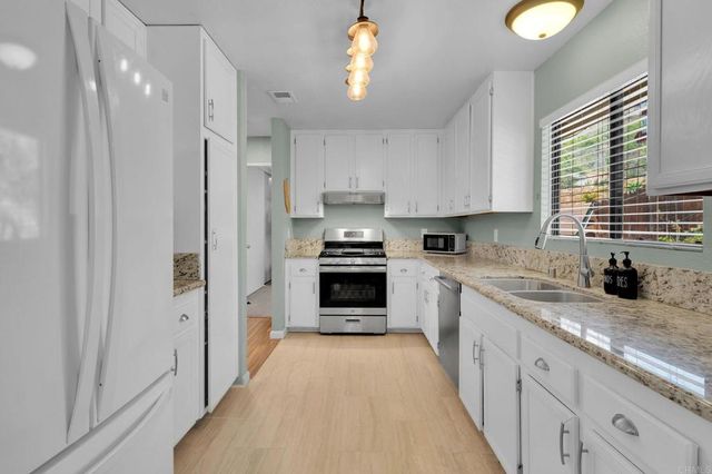 1850 Buckskin Glen, Escondido, CA 92027