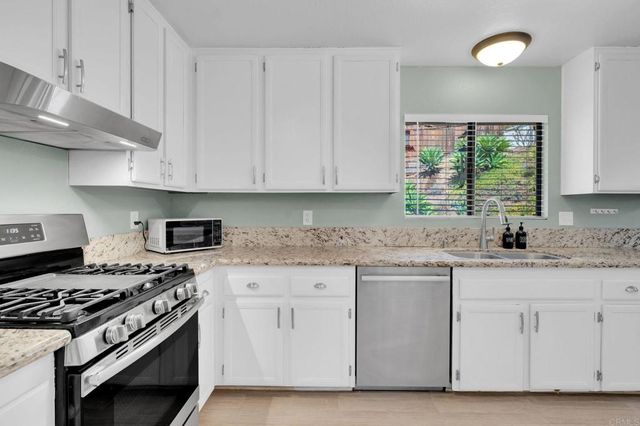 1850 Buckskin Glen, Escondido, CA 92027