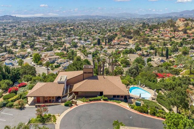 1850 Buckskin Glen, Escondido, CA 92027