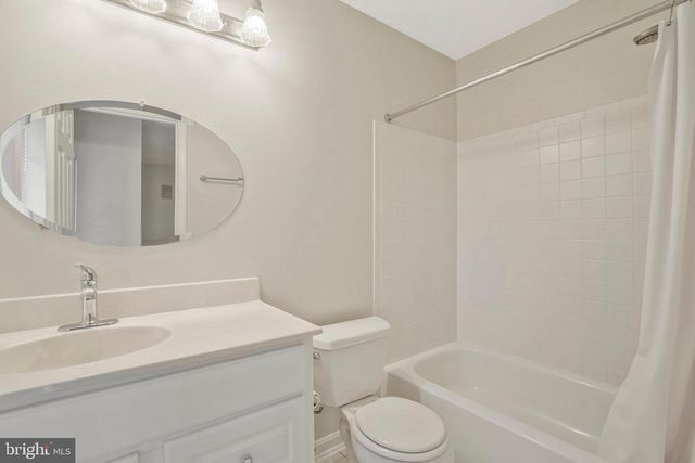 6340 WALKING LN, Alexandria, VA 22312