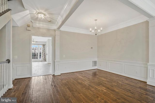 6340 WALKING LN, Alexandria, VA 22312