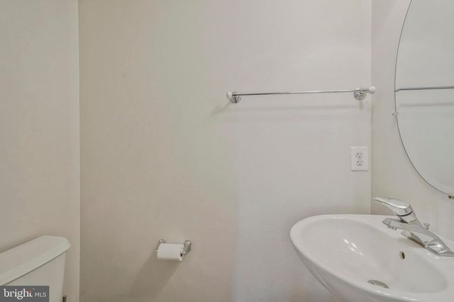 6340 WALKING LN, Alexandria, VA 22312