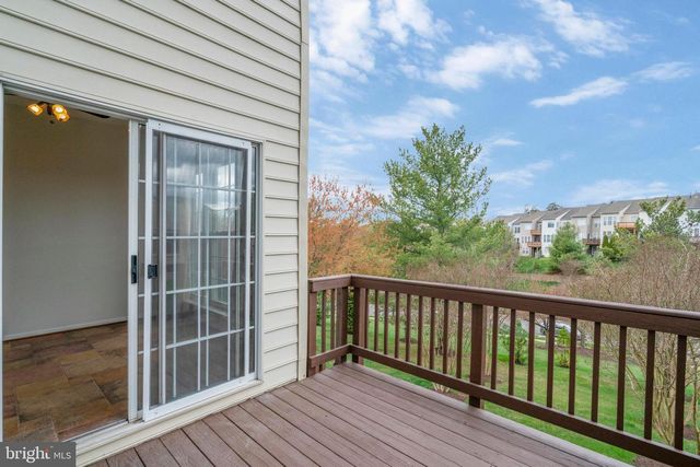6340 WALKING LN, Alexandria, VA 22312