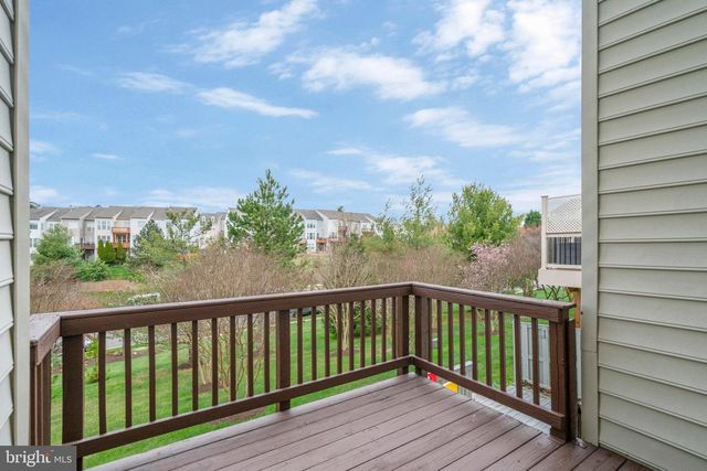 6340 WALKING LN, Alexandria, VA 22312