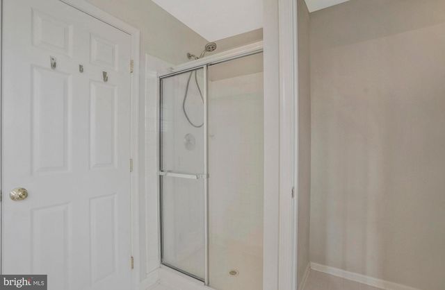 6340 WALKING LN, Alexandria, VA 22312