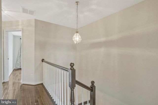 6340 WALKING LN, Alexandria, VA 22312