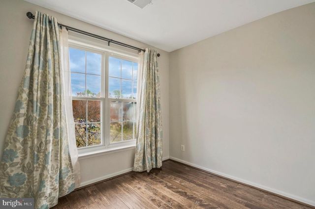 6340 WALKING LN, Alexandria, VA 22312