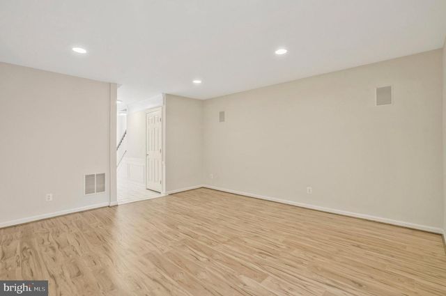 6340 WALKING LN, Alexandria, VA 22312