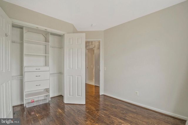 6340 WALKING LN, Alexandria, VA 22312