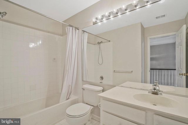 6340 WALKING LN, Alexandria, VA 22312