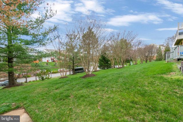 6340 WALKING LN, Alexandria, VA 22312