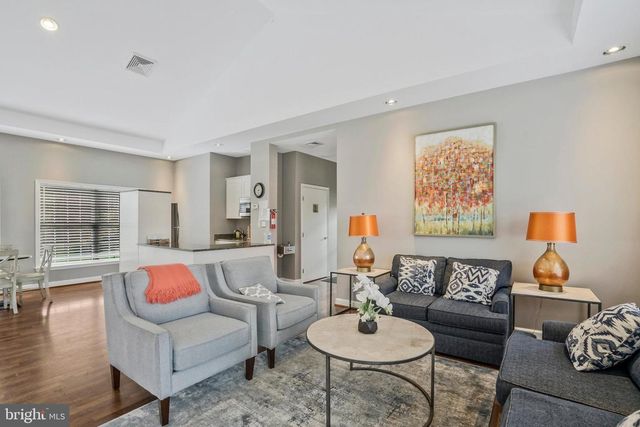 6340 WALKING LN, Alexandria, VA 22312