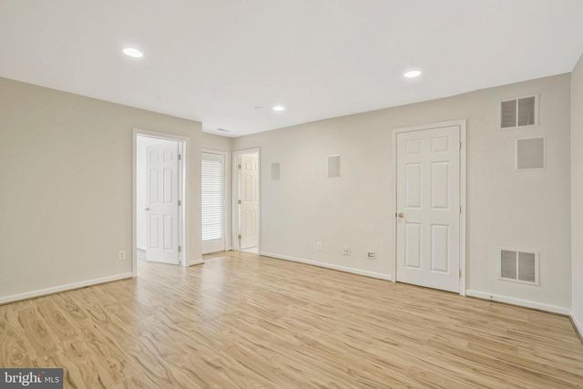 6340 WALKING LN, Alexandria, VA 22312