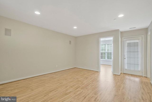 6340 WALKING LN, Alexandria, VA 22312