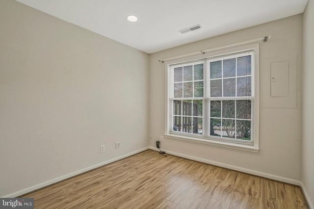 6340 WALKING LN, Alexandria, VA 22312