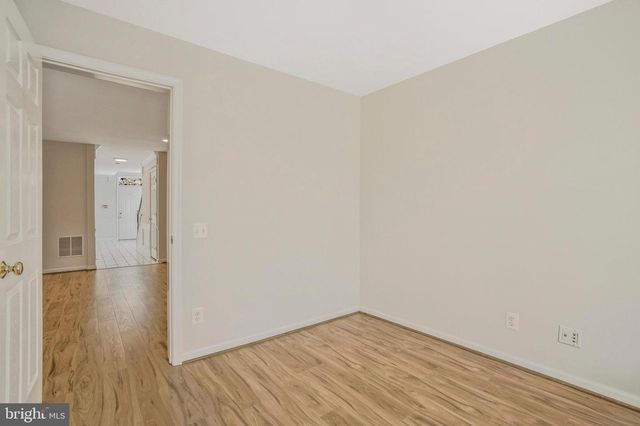 6340 WALKING LN, Alexandria, VA 22312