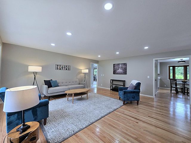W136N7015 Claas ROAD, Menomonee Falls, WI 53051