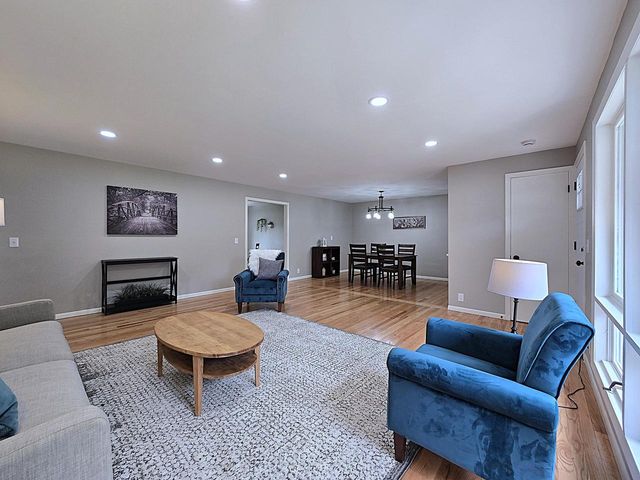W136N7015 Claas ROAD, Menomonee Falls, WI 53051