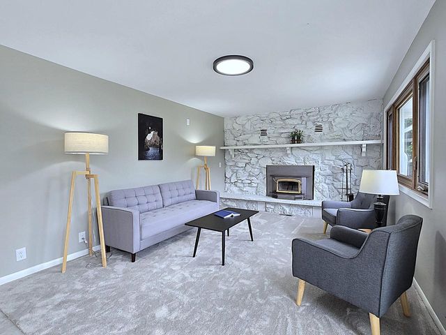 W136N7015 Claas ROAD, Menomonee Falls, WI 53051