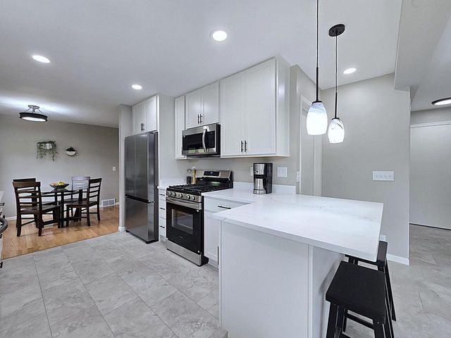 W136N7015 Claas ROAD, Menomonee Falls, WI 53051